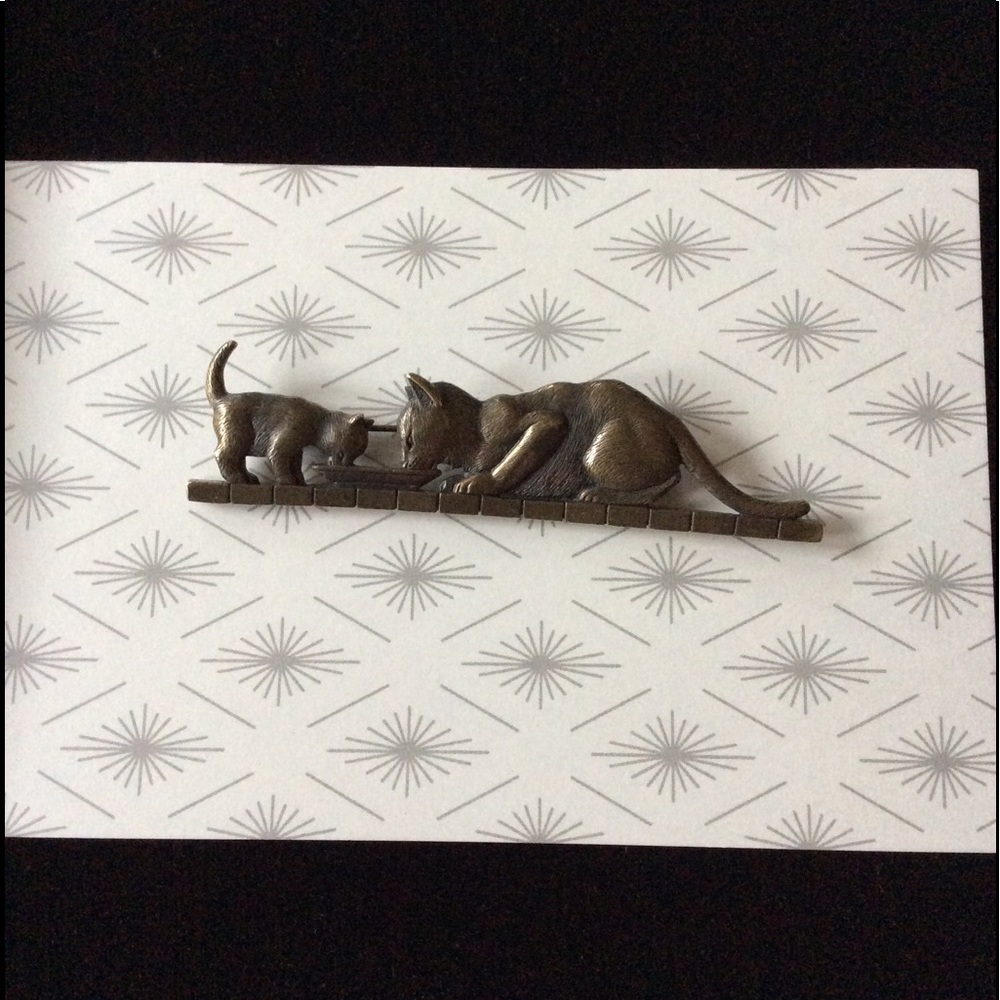 Vintage PewterJJ Cat Brooch